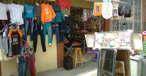 CACHARRERIA CALLE 187 A CACHARRERIA CALLE 187 A